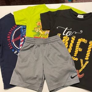 Lots of boys S/5 clothes: 3 t-shirts + 1 short